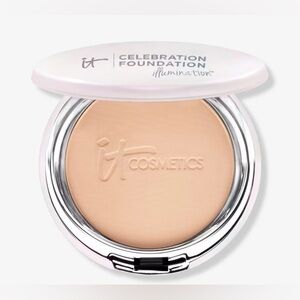 NIB - - IT Cosmetics Celebration Foundation Illumination - LIGHT